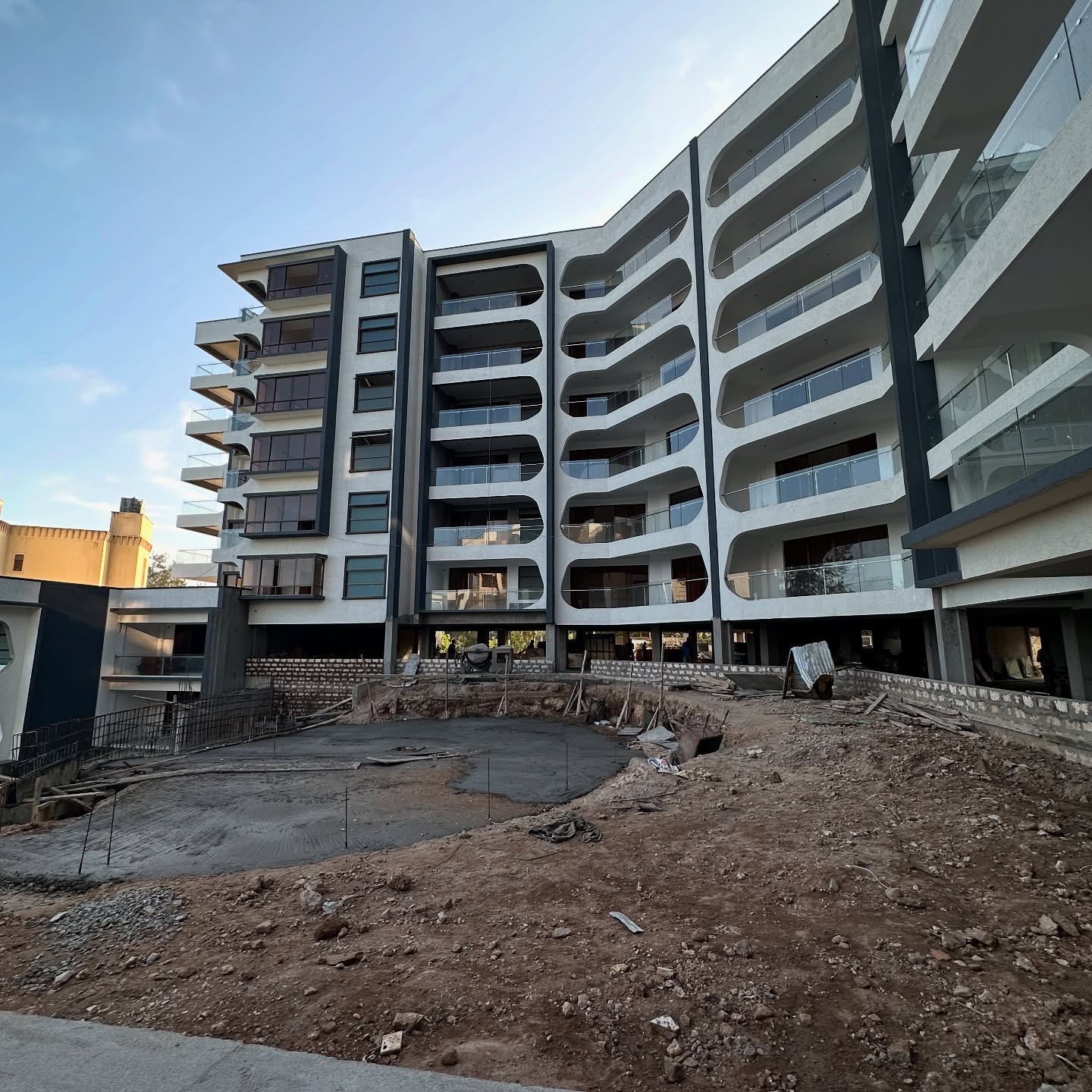 3 bedroom apartment plus dsq beach front condos for sale in Nyali