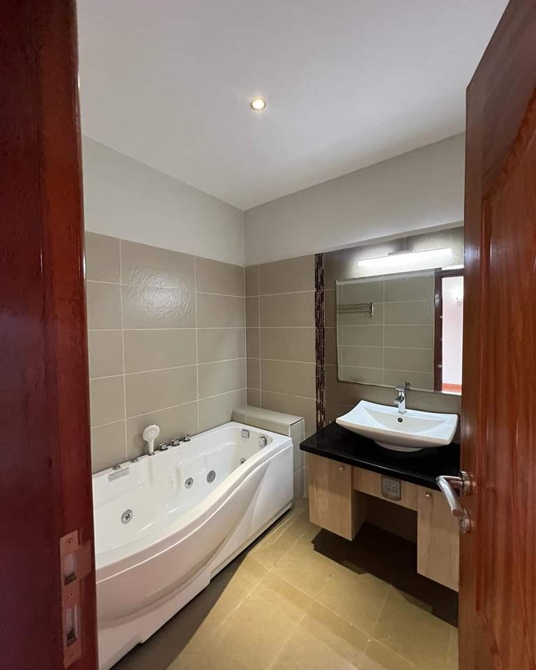 3 bedroom apartment plus dsq for sale in Kileleshwa