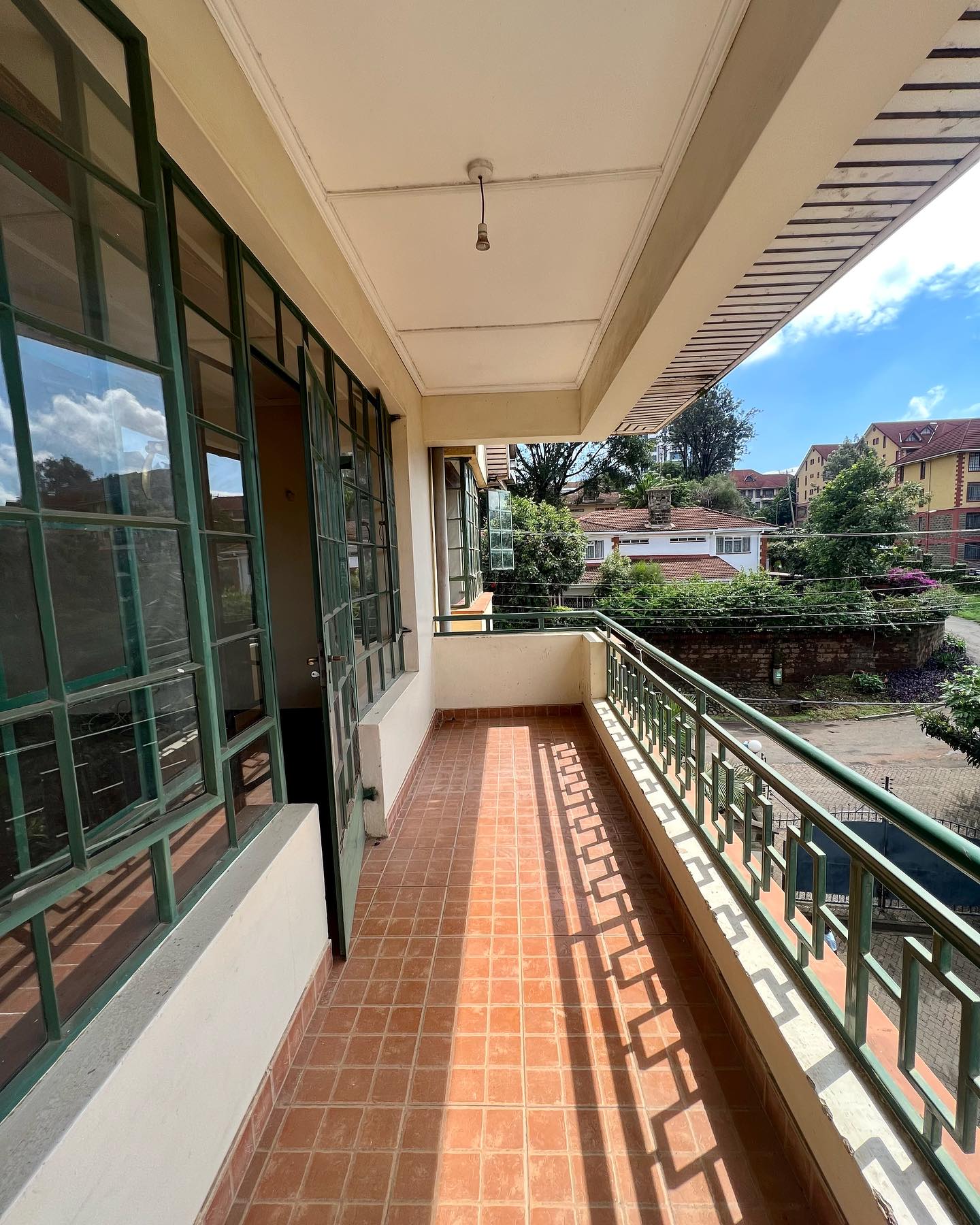 3 bedroom apartment plus dsq to let in Lavington