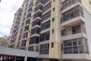 3 bedroom apartment plus DSQ to let in Lavington