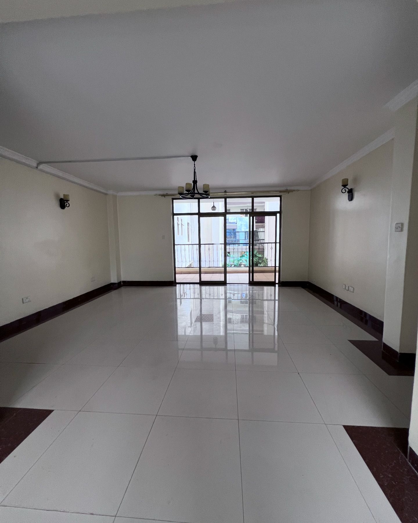 3 bedroom apartment plus dsq to let in Lavington