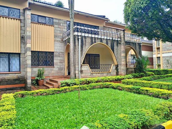 3 bedroom apartment plus dsq to let in Muthaiga