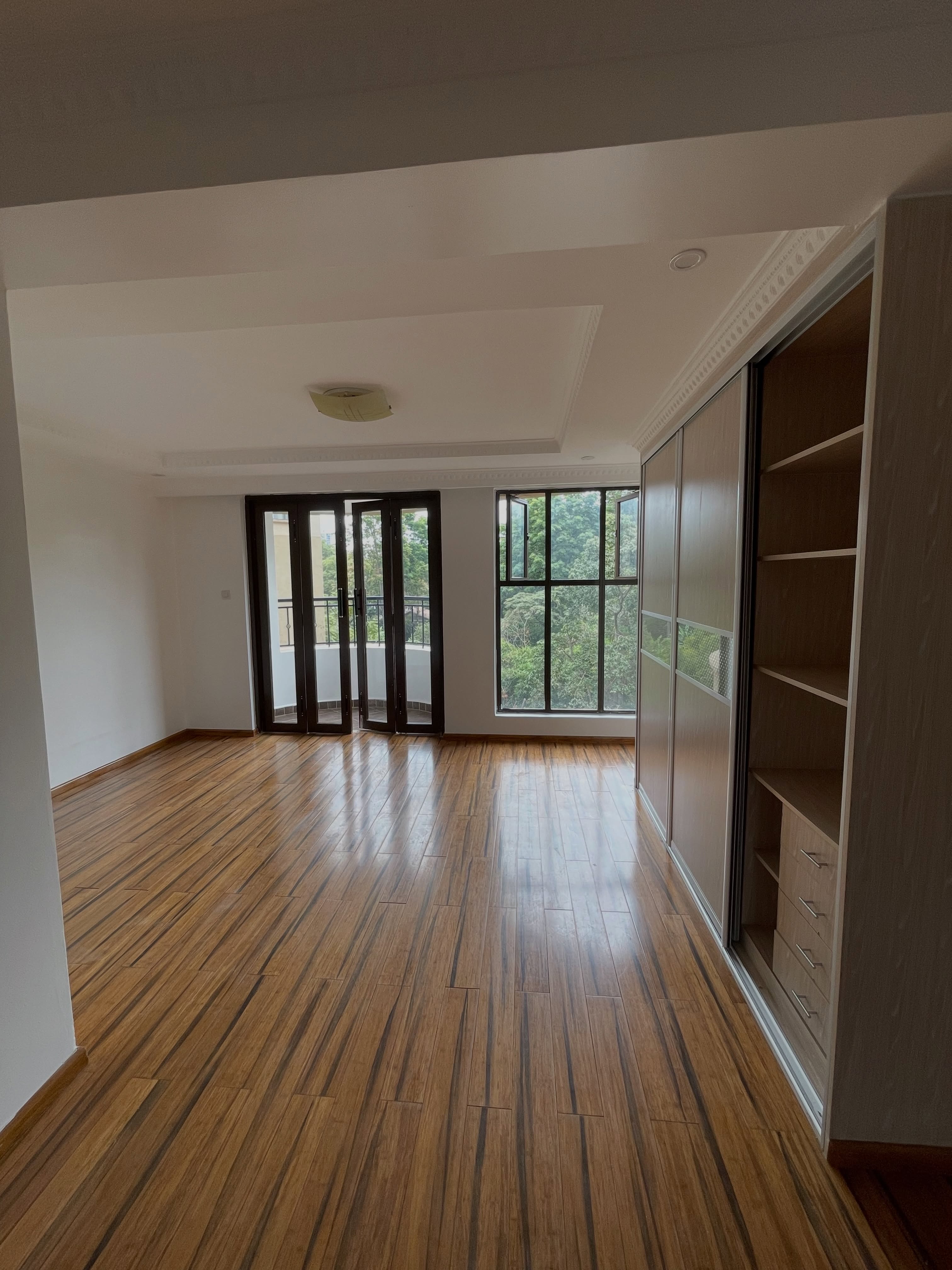 3 bedroom apartment plus dsq to let in Riverside Drive