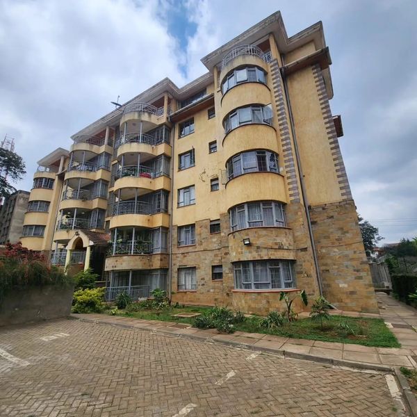 3 bedroom apartment plus to let in Kileleshwa.