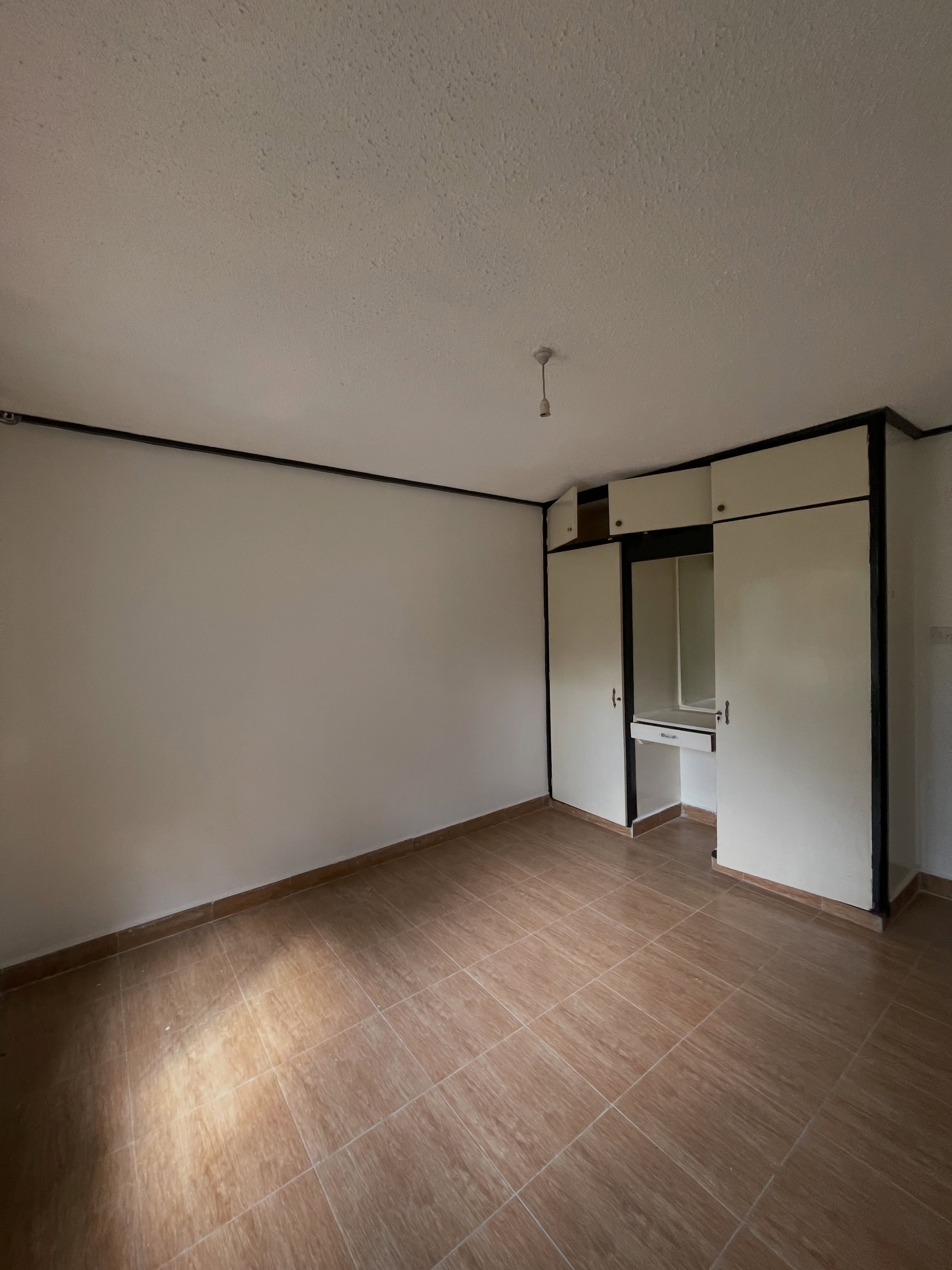 3 bedroom apartment to let in dennis pritt Image