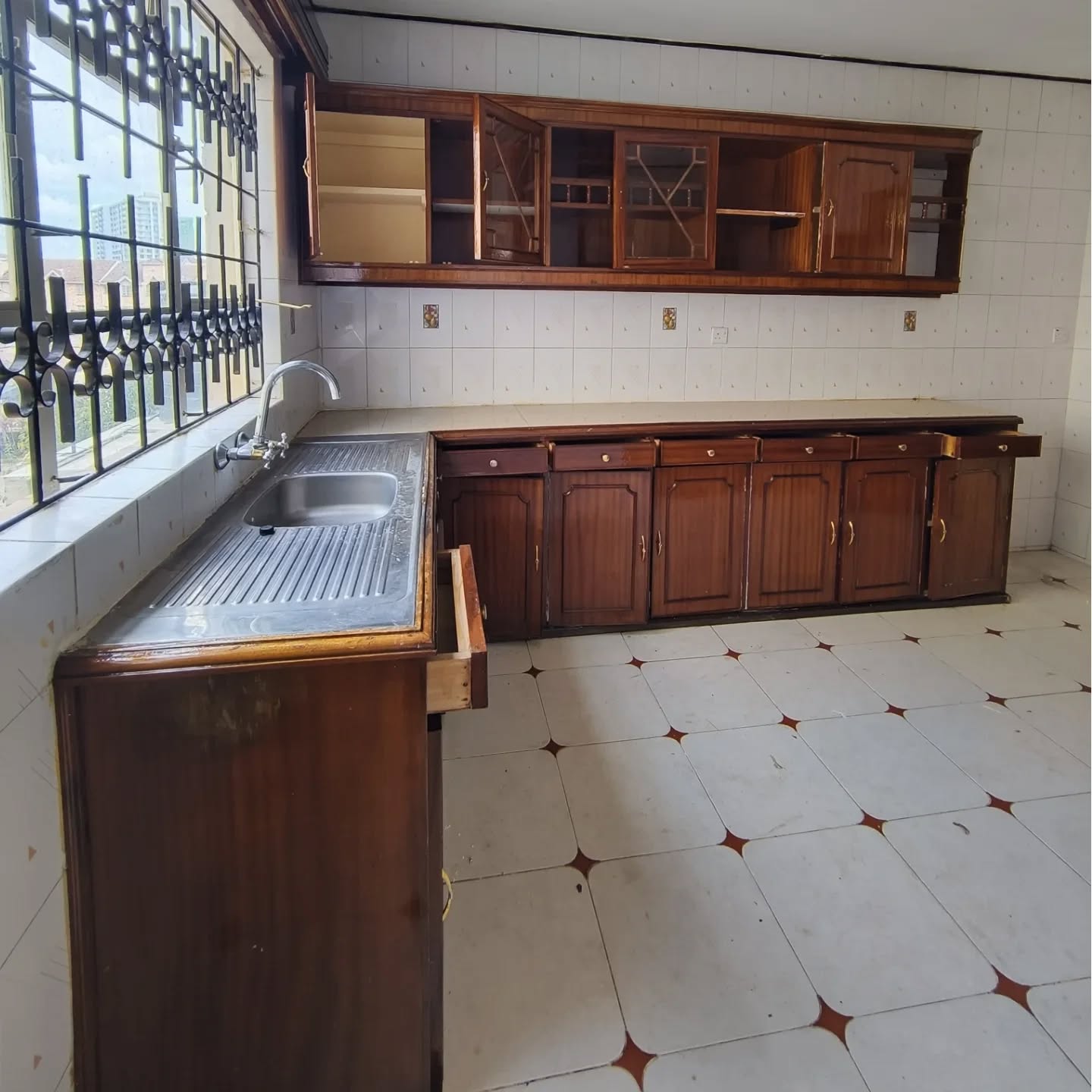 3 bedroom apartment to let in Kileleshwa Image