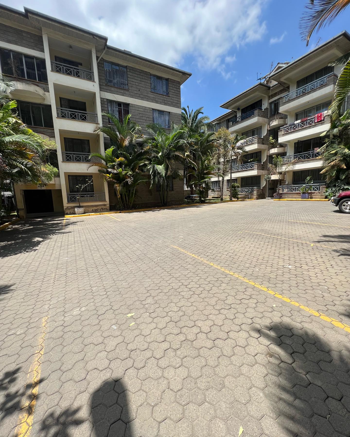 3 bedroom apartment to let in Kilimani.