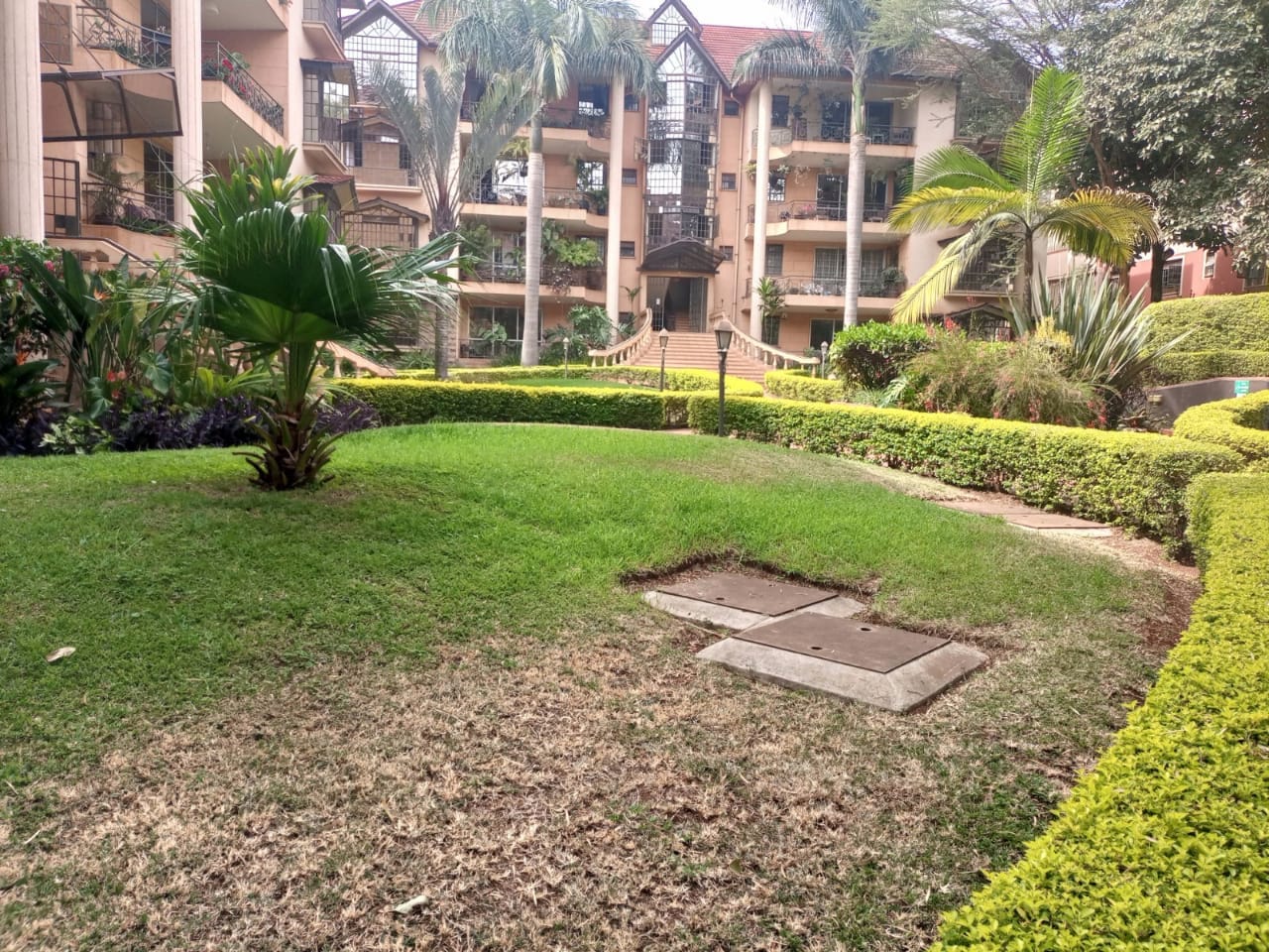 3 bedroom apartment to let in Lavington.