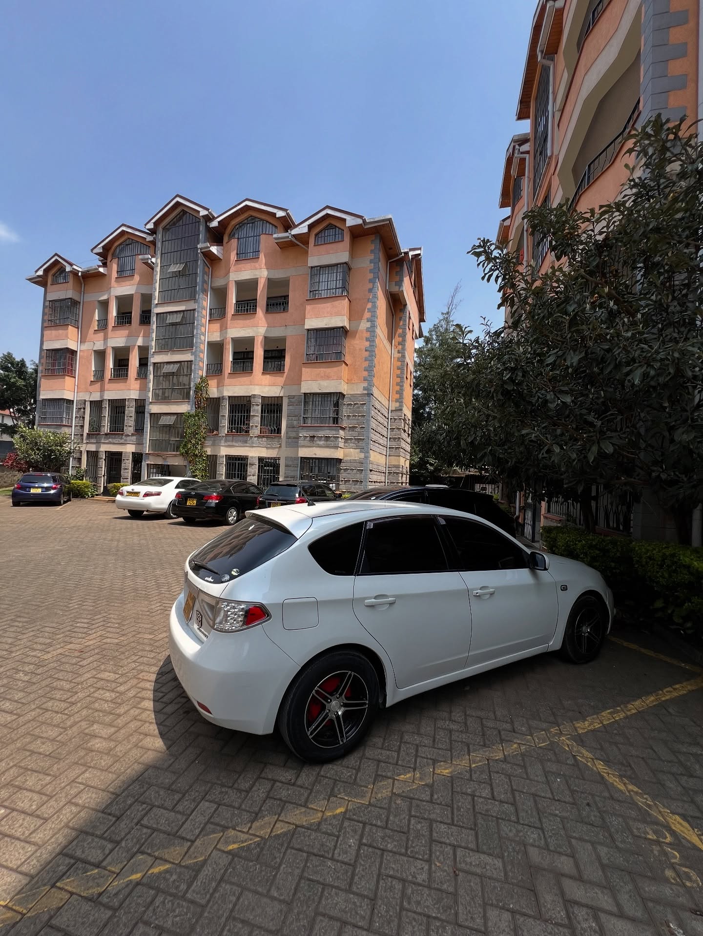 3 bedroom apartment to let in near valley arcade