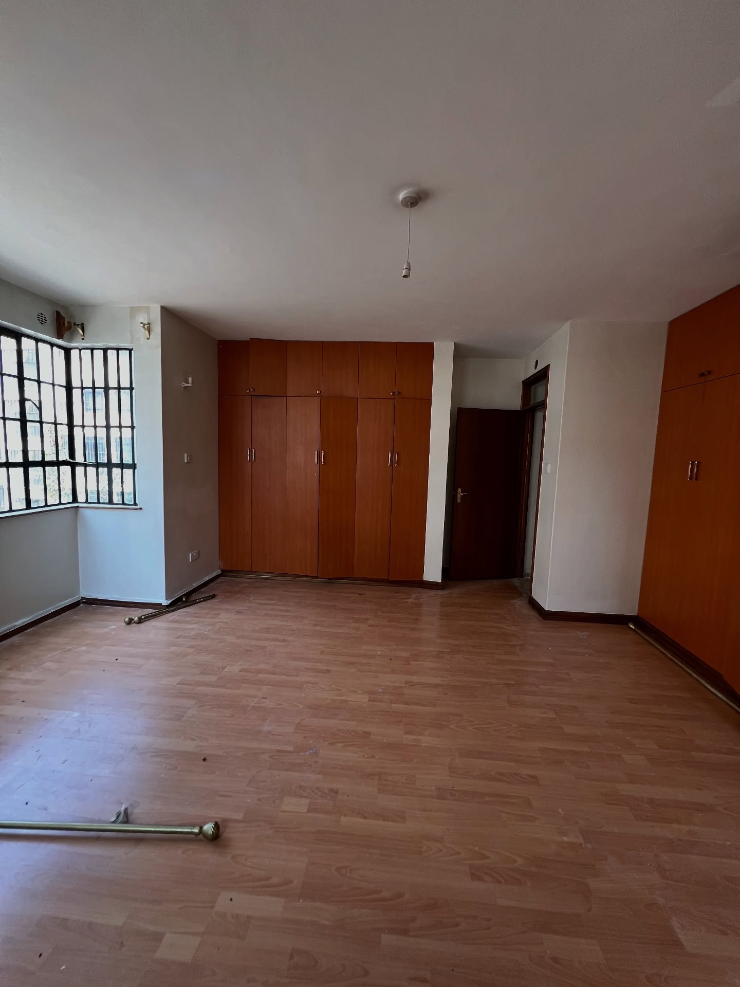 3 bedroom apartment to let in near valley arcade Image