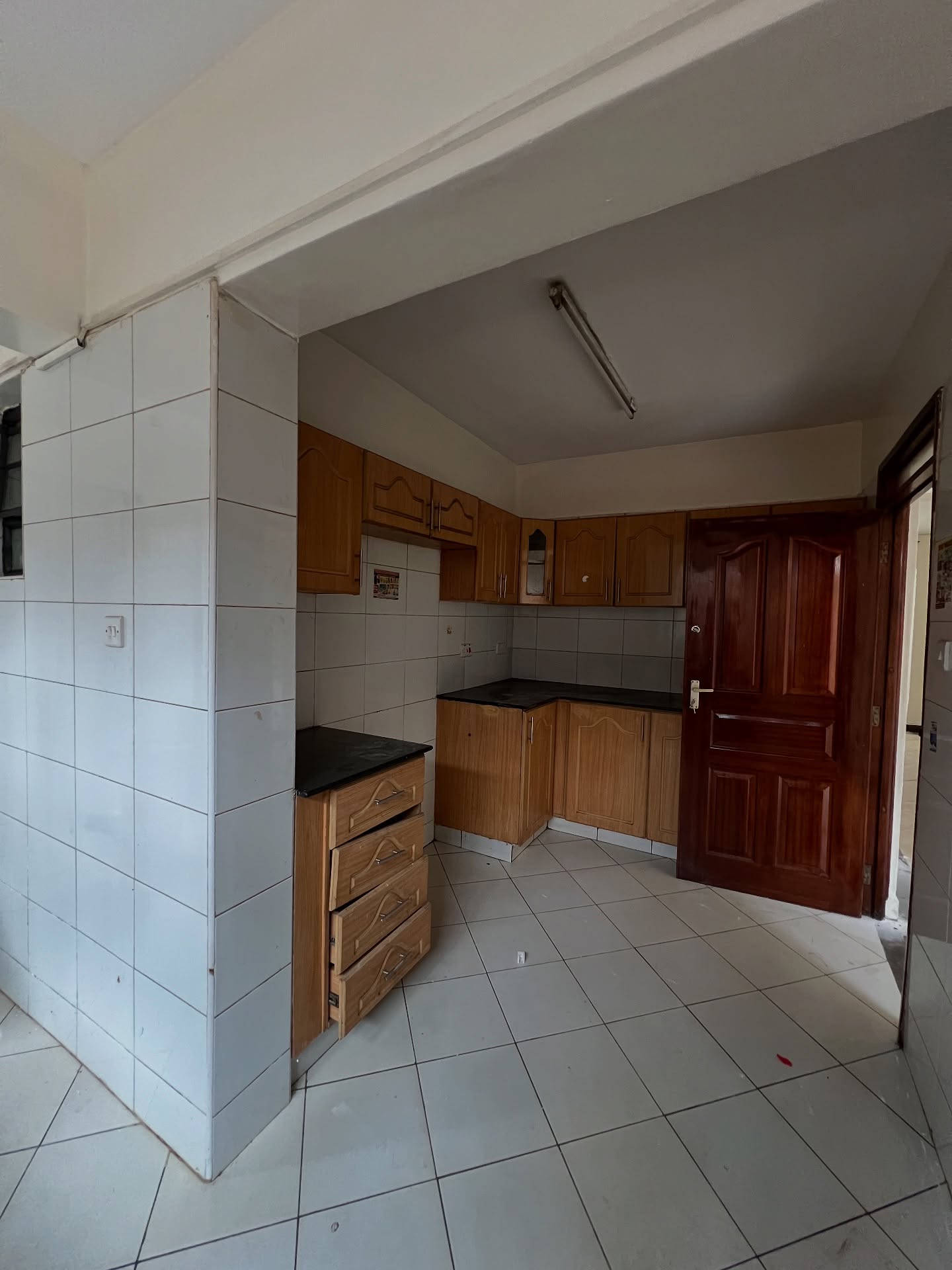 3 bedroom apartment to let in the heart of kilimani area near junction mall Image