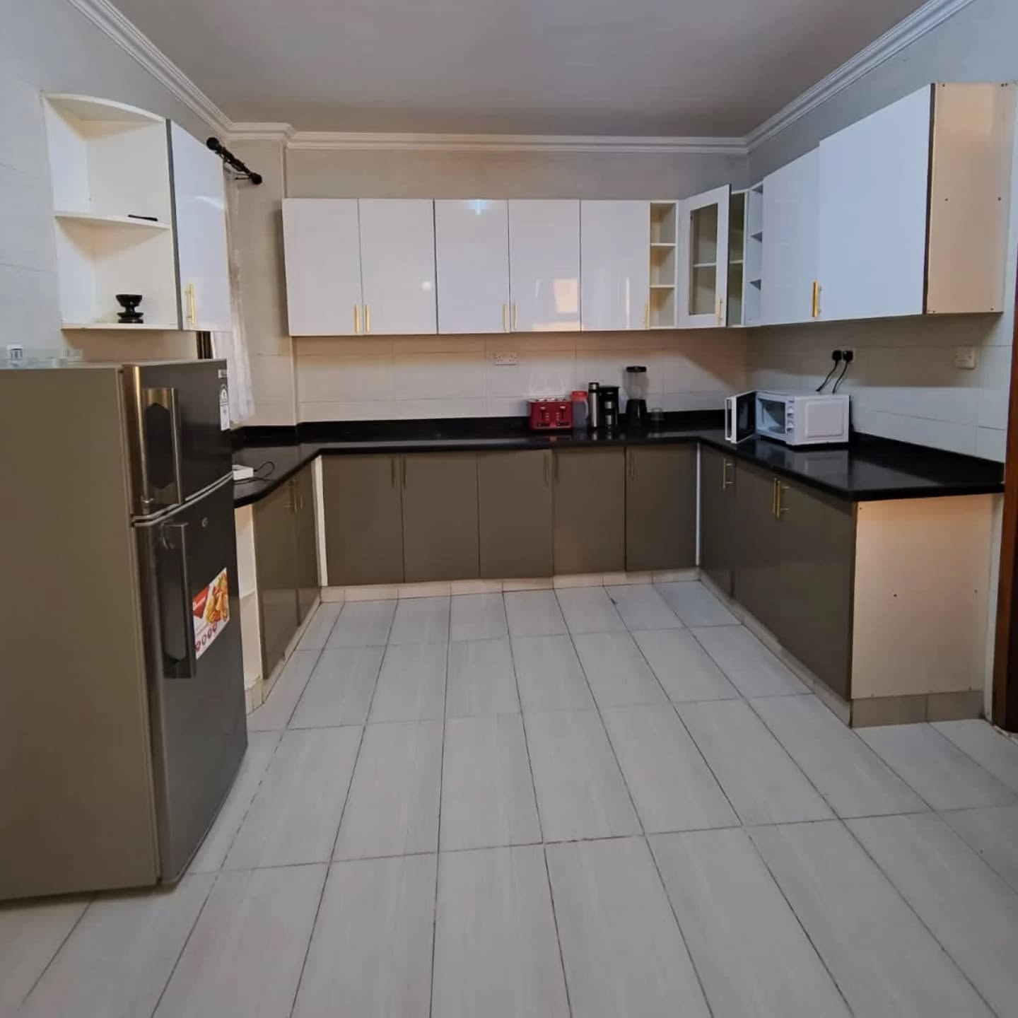 3-Bedroom Apartment with DSQ for Rent in Kileleshwa Image