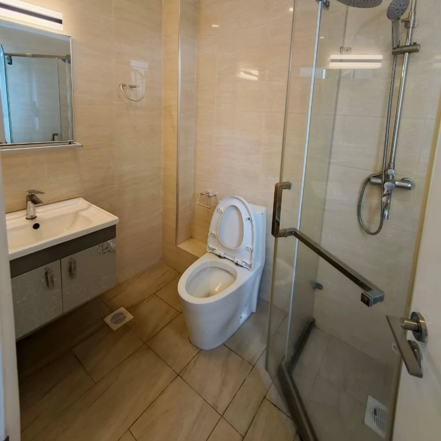 3 Bedroom Apartment with DSQ – For Rent/Sale in Lavington Image