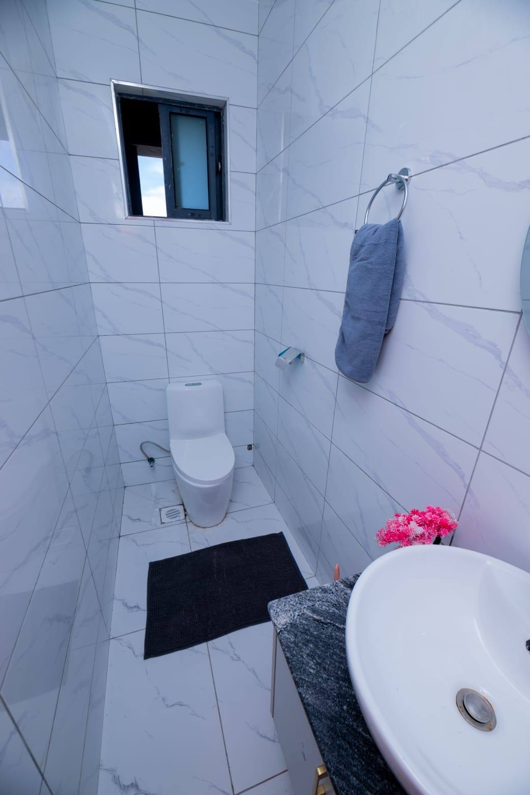 3 BEDROOM APARTMRNT FULLY FURNISHED TO LET IN NYALI Image