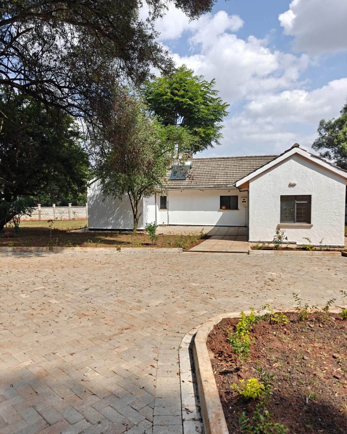3 Bedroom Bungalow + DSQ To Let in Karen