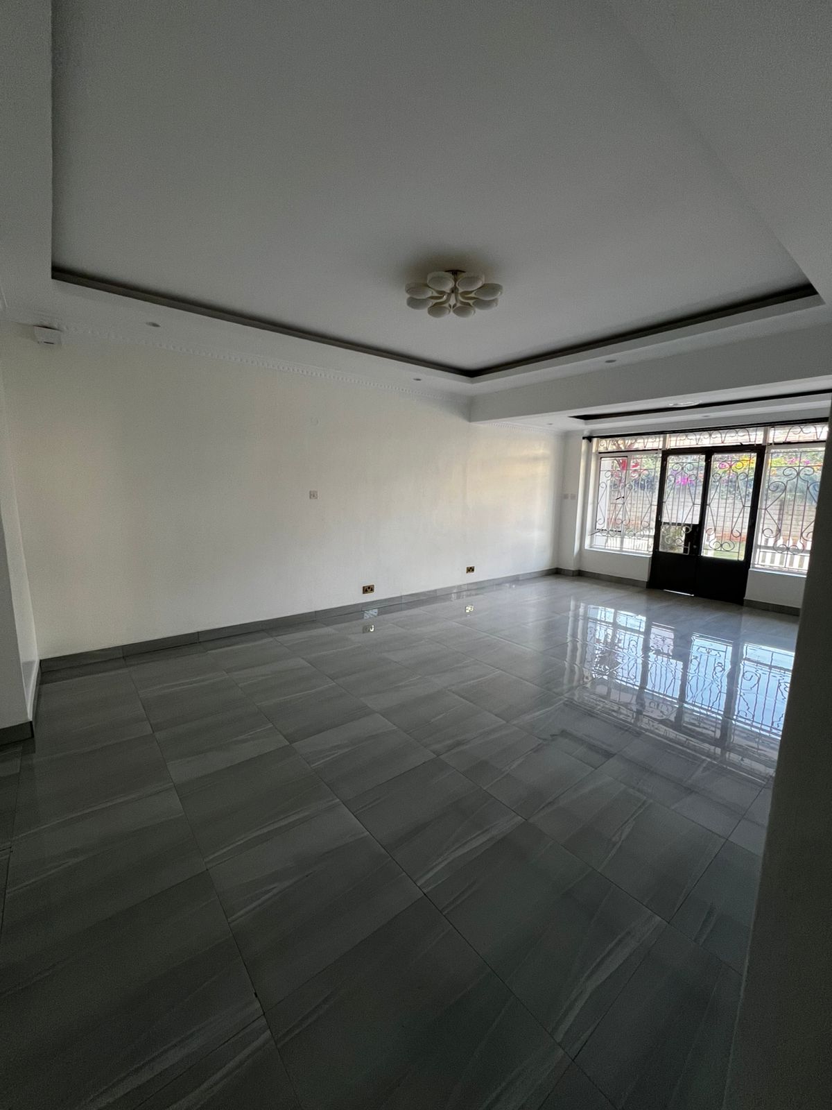 3 bedroom bungalow for rent in Parklands / Highridge along Wangapala road Image