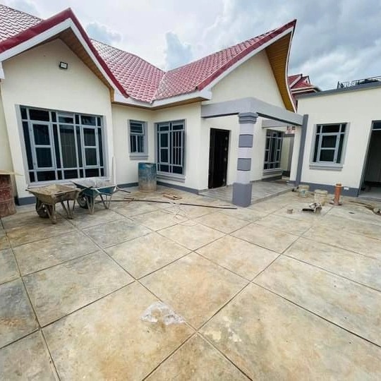 3 bedroom bungalow plus dsq for sale in Ruiru