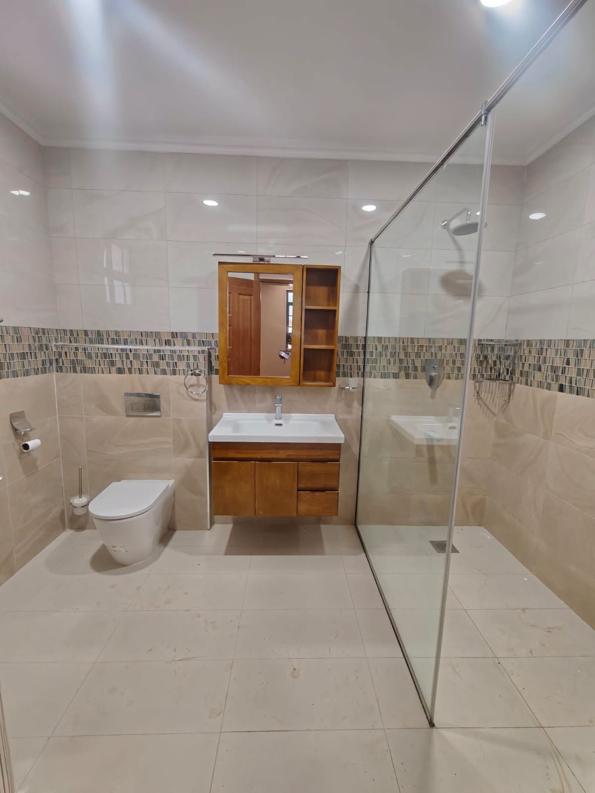 3 Bedroom Bungalow plus Dsq To Let in Karen Image