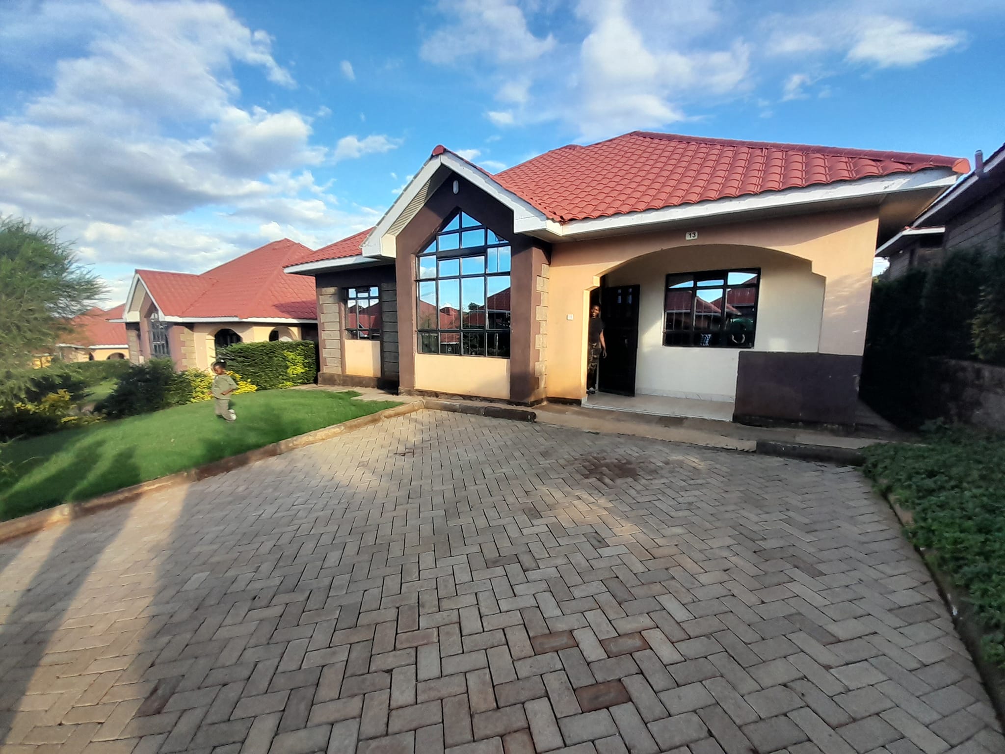 3 Bedroom Bungalow To Let Along Kenyatta Road.