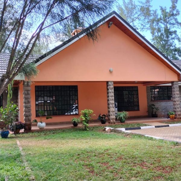 3 Bedroom Bungalow To let in Karen