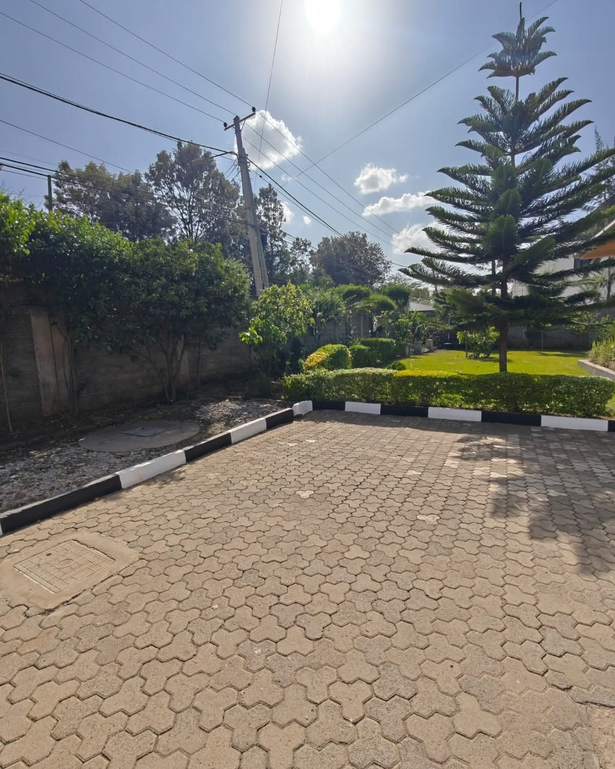 3 Bedroom Bungalow To Let in Karen Image