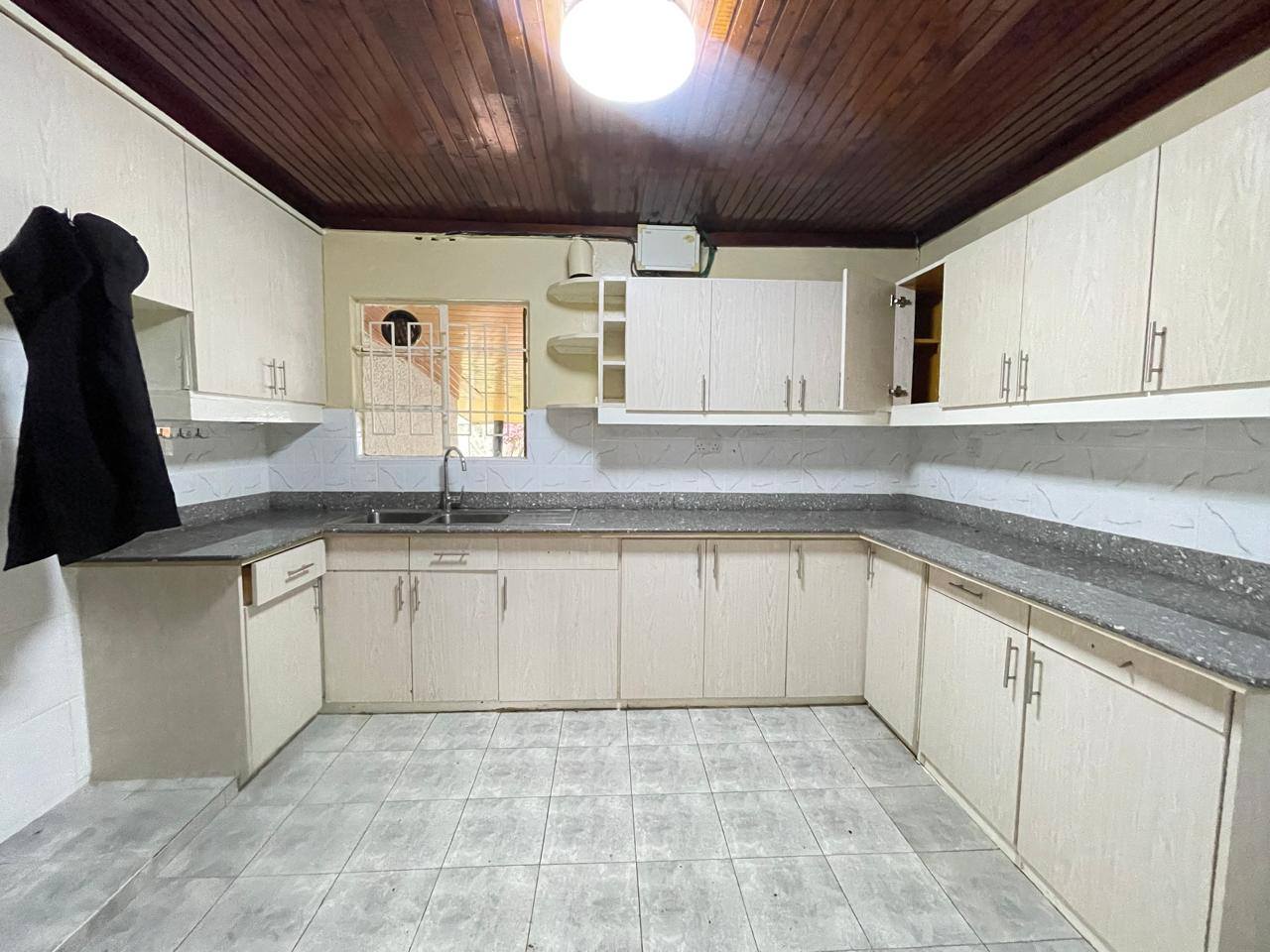 3 BEDROOM BUNGALOW TO LET IN KAREN ESTATE Image