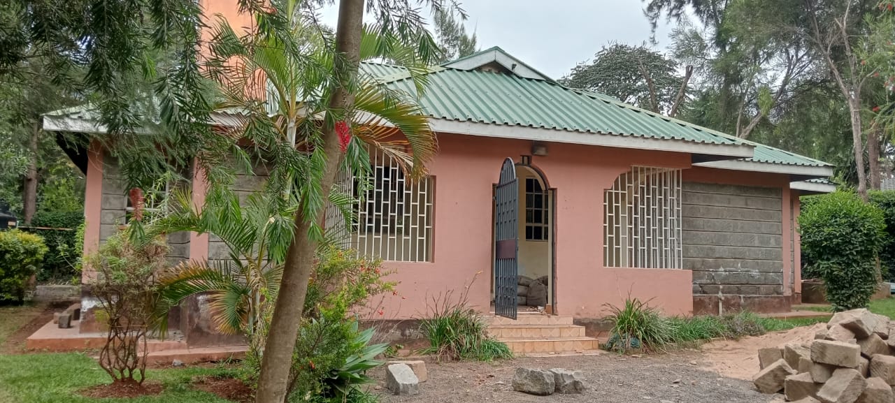 3 bedroom bungalow to let Near Hillcrest Karen