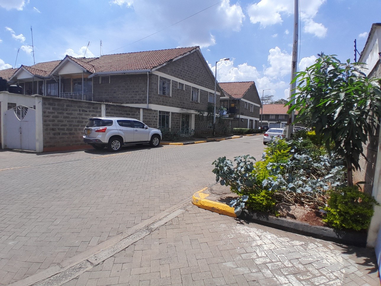 3 Bedroom Commercial or Residential Maisonette For Sale on Mbagathi Way Image