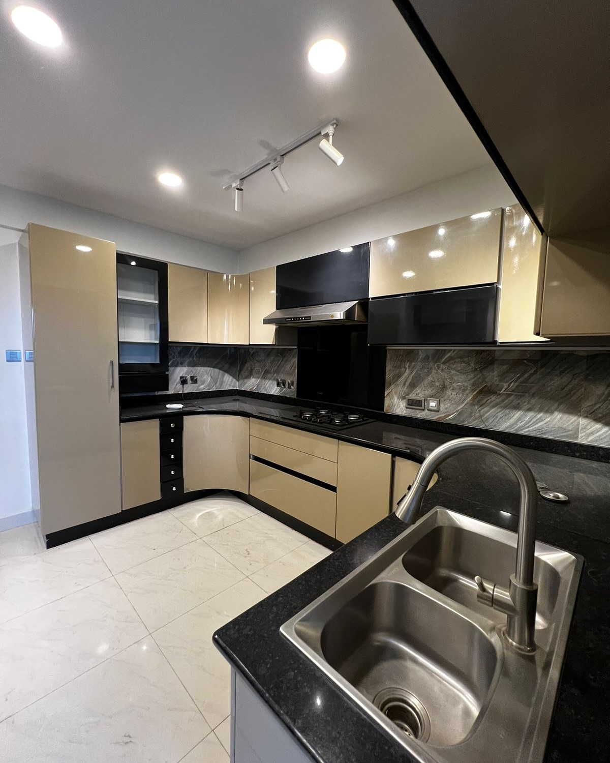 3-Bedroom + DSQ Apartment for Rent in Kileleshwa Image