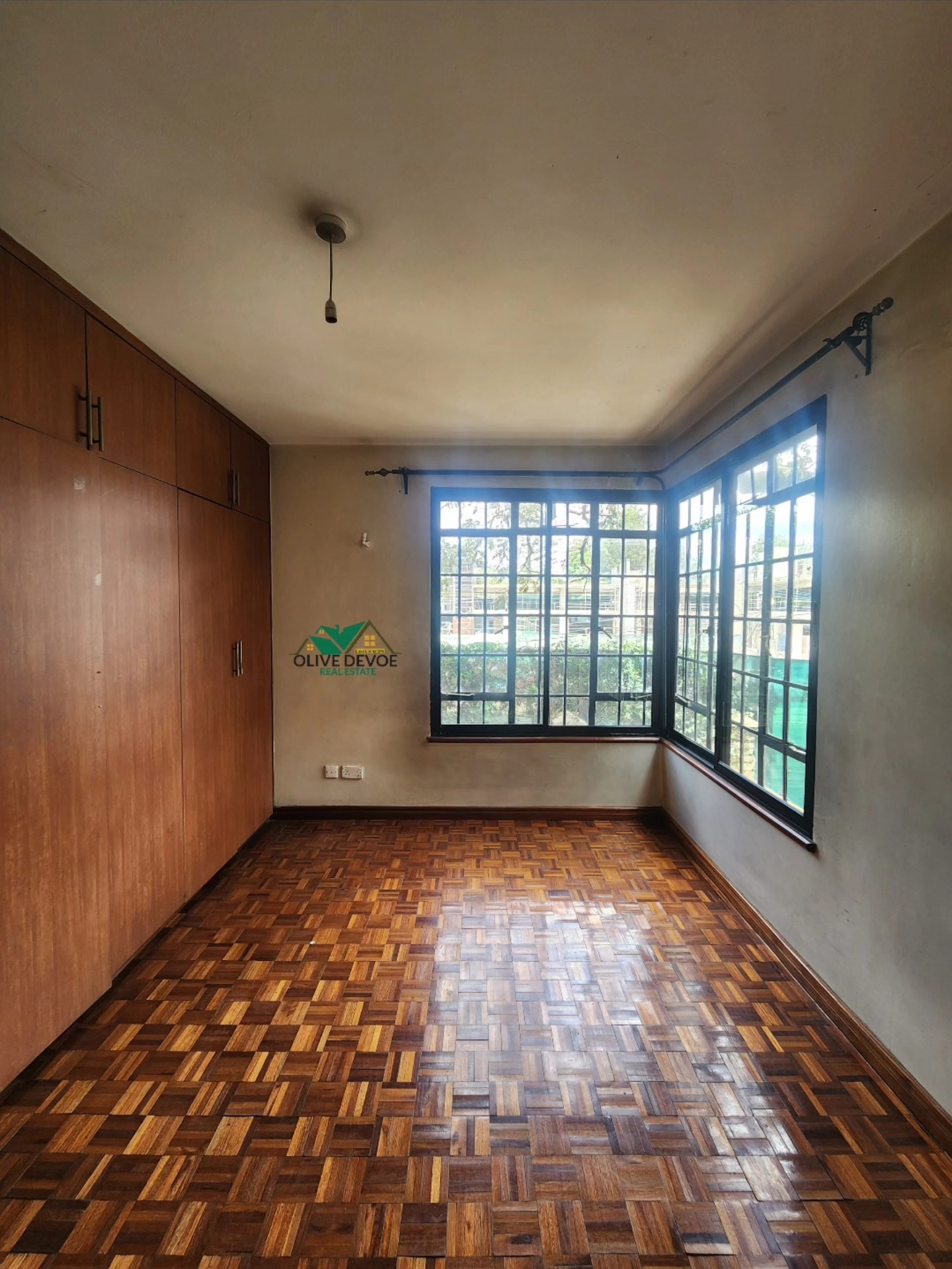 3 bedroom + dsq apartment to let in Lavington Image