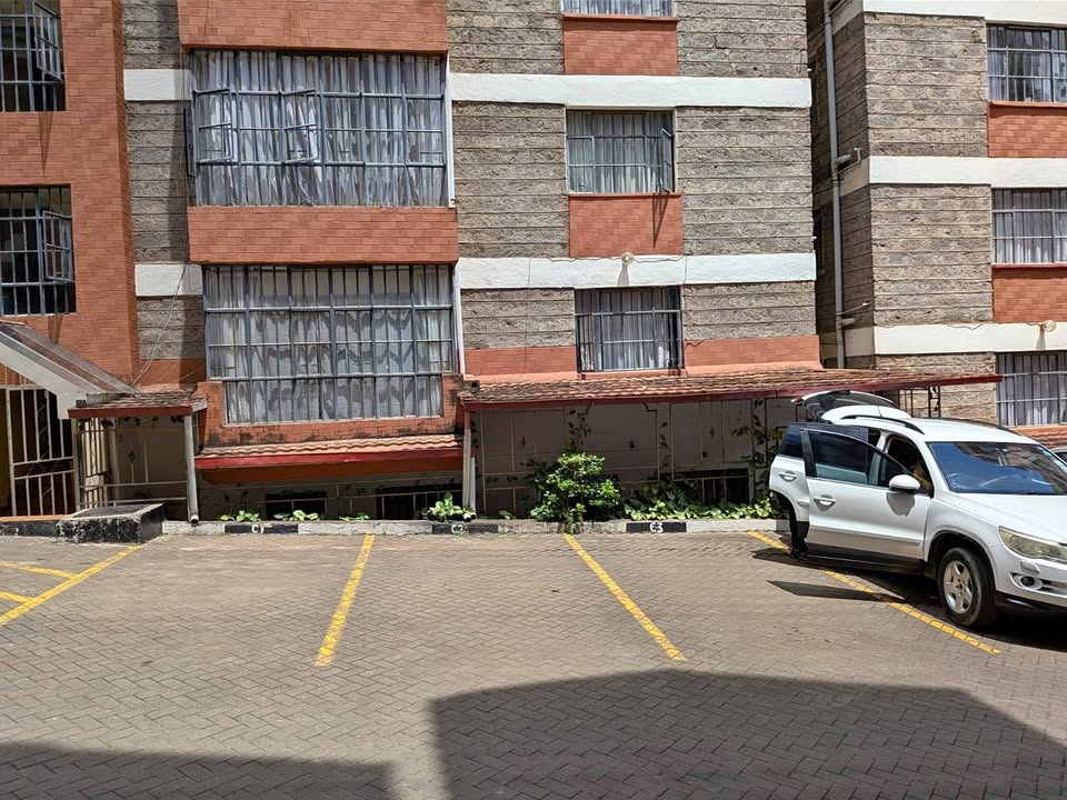 3 BEDROOM FULLY FURNISHED APARTMENT TO LET IN LAVINGTON