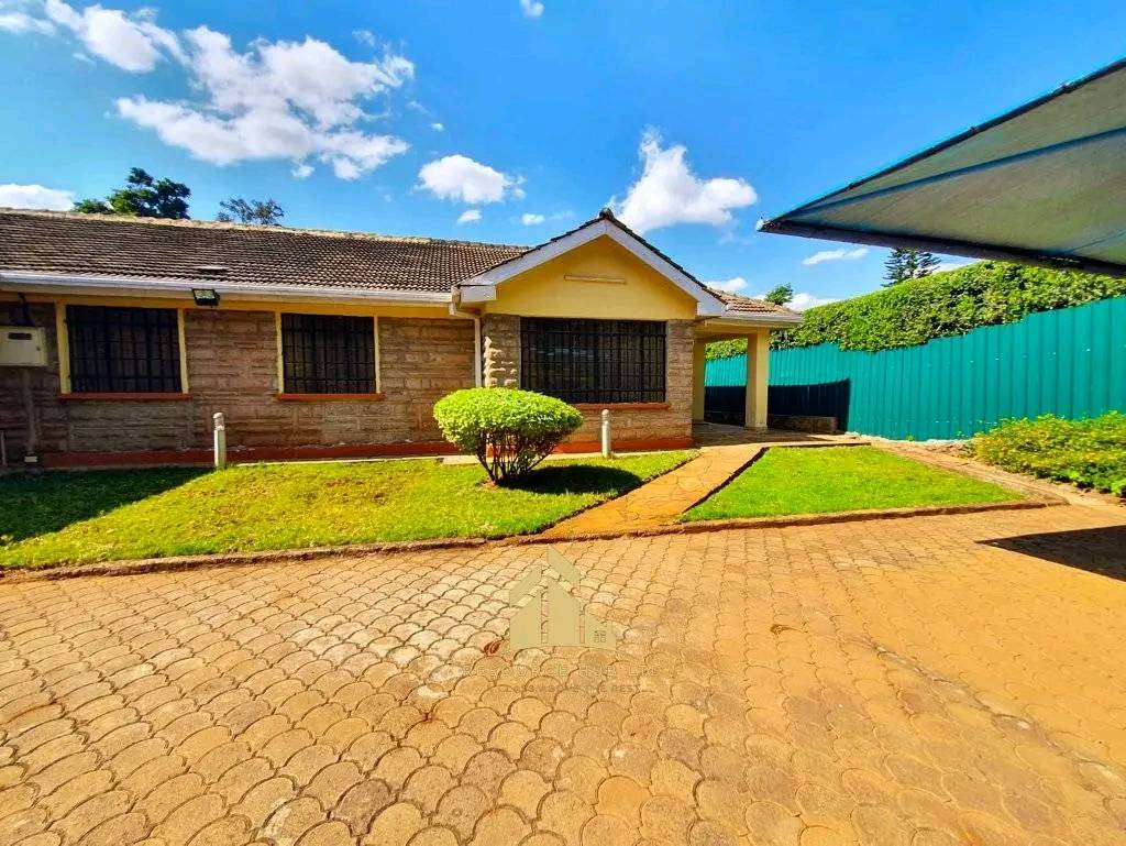 3 bedroom furnished bungalow to let in Rosslyn.