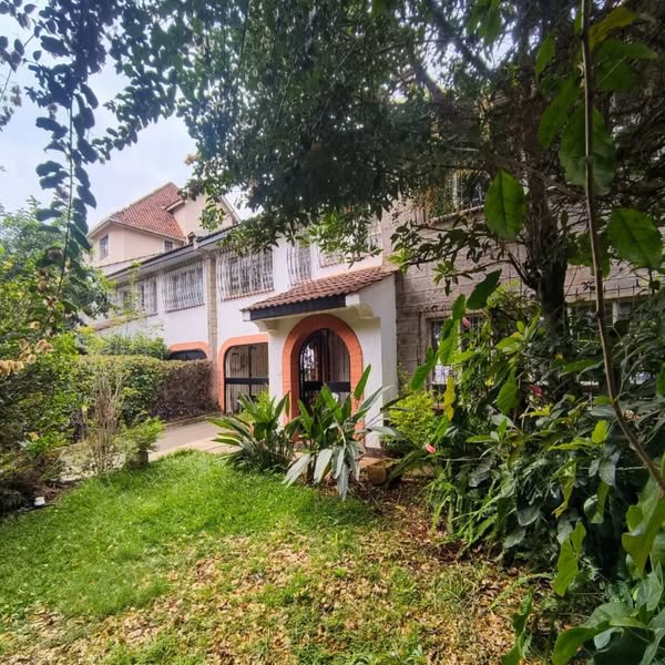 3 Bedroom Maisonette + DSQ To Let in Kilimani