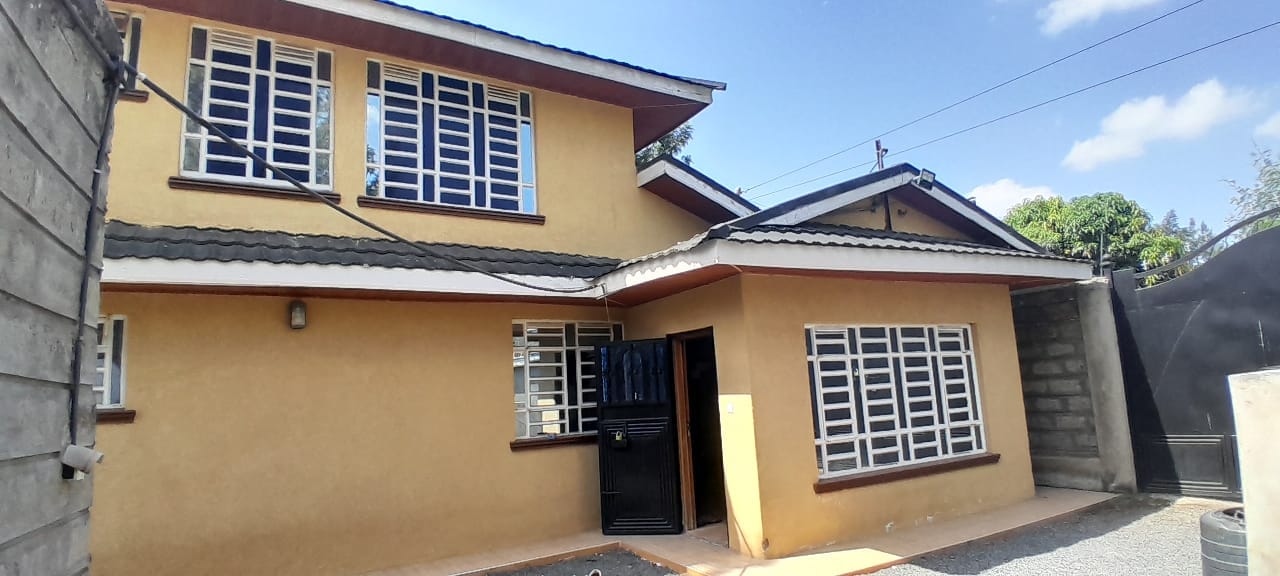 3 bedroom maisonette for sale in Eastern Bypass