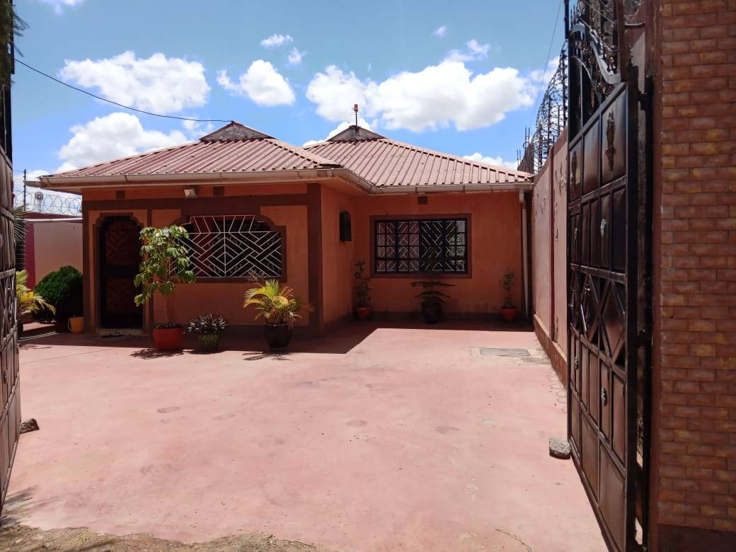 3 bedroom maisonette for sale in Mwihoko.