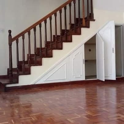 3 bedroom Maisonette plus sq for sale in south c Estate
