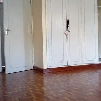 3 bedroom Maisonette plus sq For Sale South Estate Image