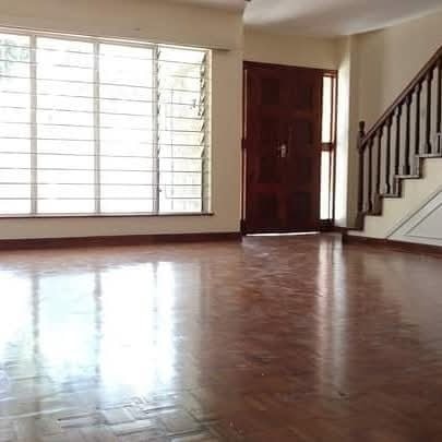 3 bedroom Maisonette plus sq For Sale South Estate