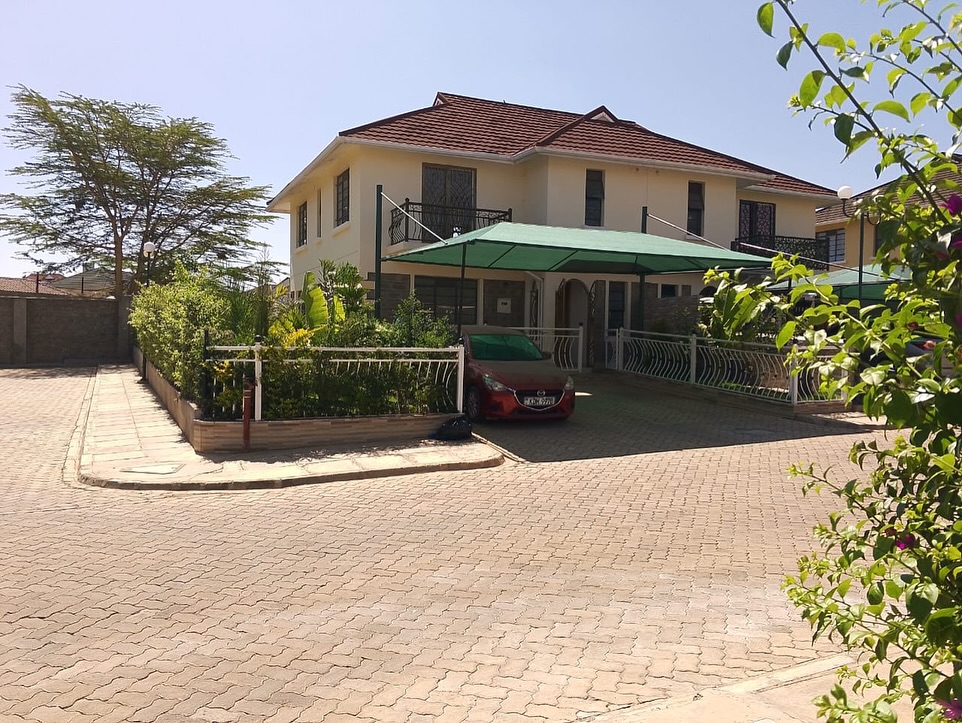 3-bedroom master-ensuite mansionette with a DSQ for rent in Athi River