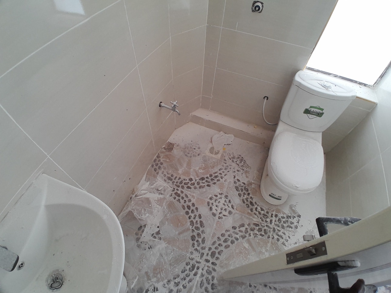 3 bedroom mini apartment to let in kerarapon drive Image