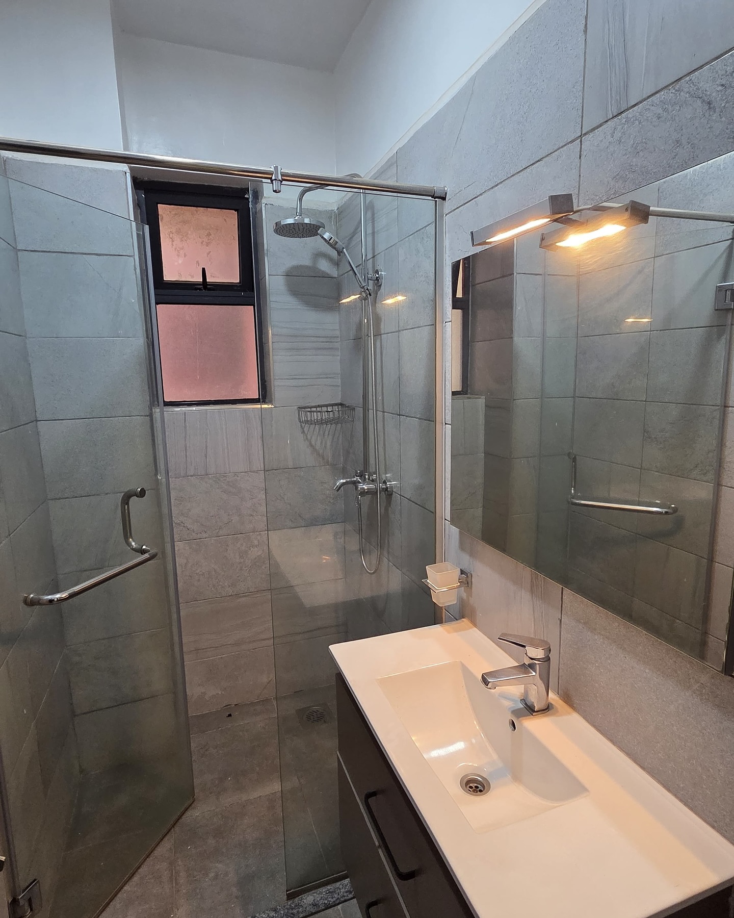 3 Bedroom Modern Apartment For Sale City Park Drive Image
