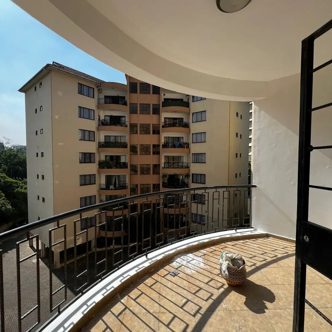 3-bedroom plus dsq apartment to let in Riverside Drive