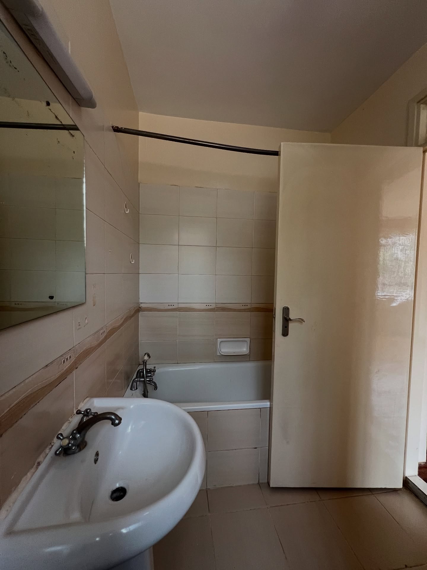 3 bedroom plus Dsq apartment to let located in the heart of kilimani Image