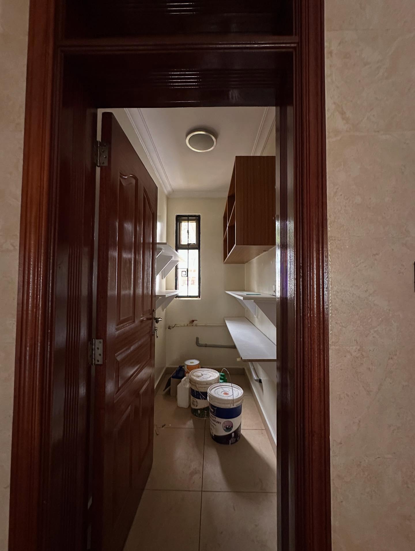 3 bedroom plus dsq Townhouse to let in Karen Image