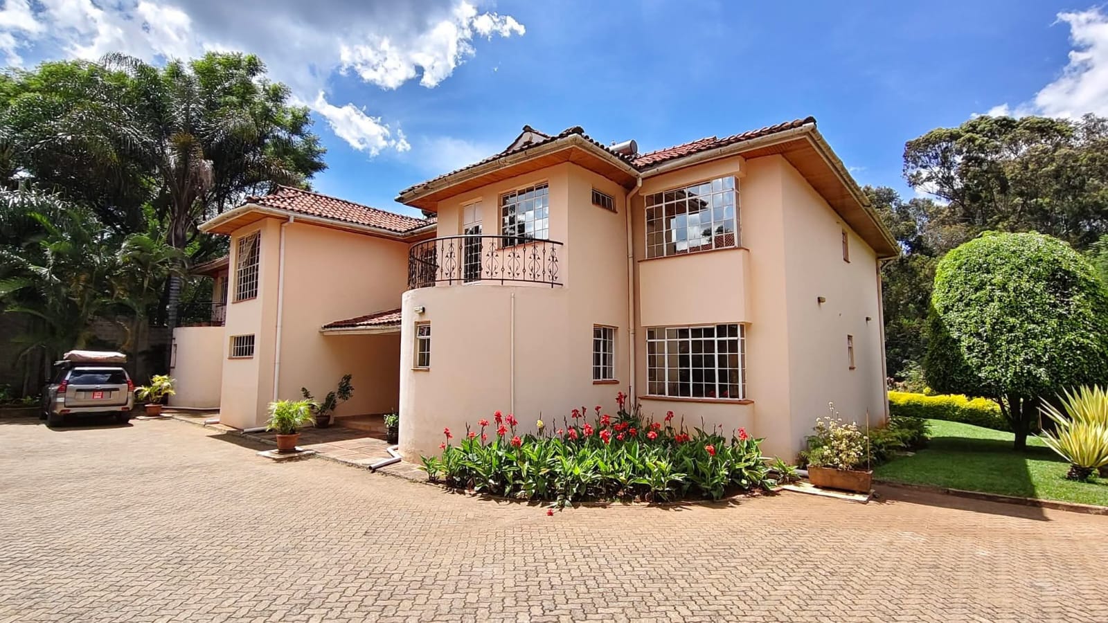 3 bedroom semi furnished apartment for rent in Westlands, Peponi Road Image