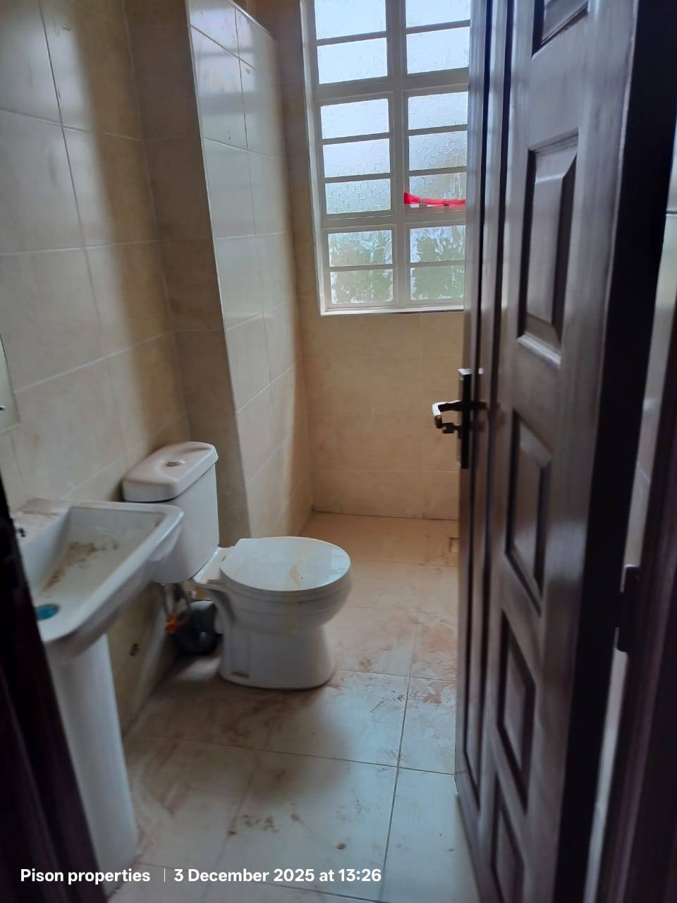 3 BEDROOM TOWNHOUSE TO LET IN GARDEN ESTATE Image