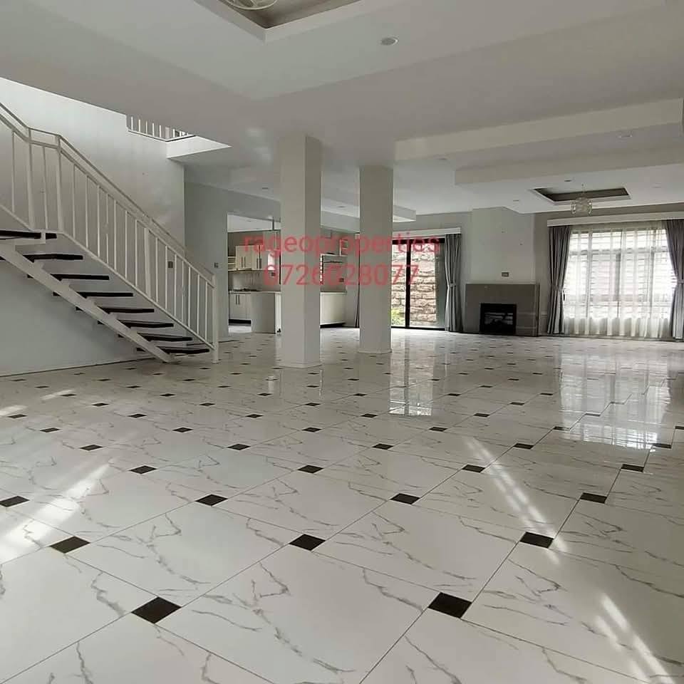 3 bedroom townhouse with sq to let in kerarapon drive