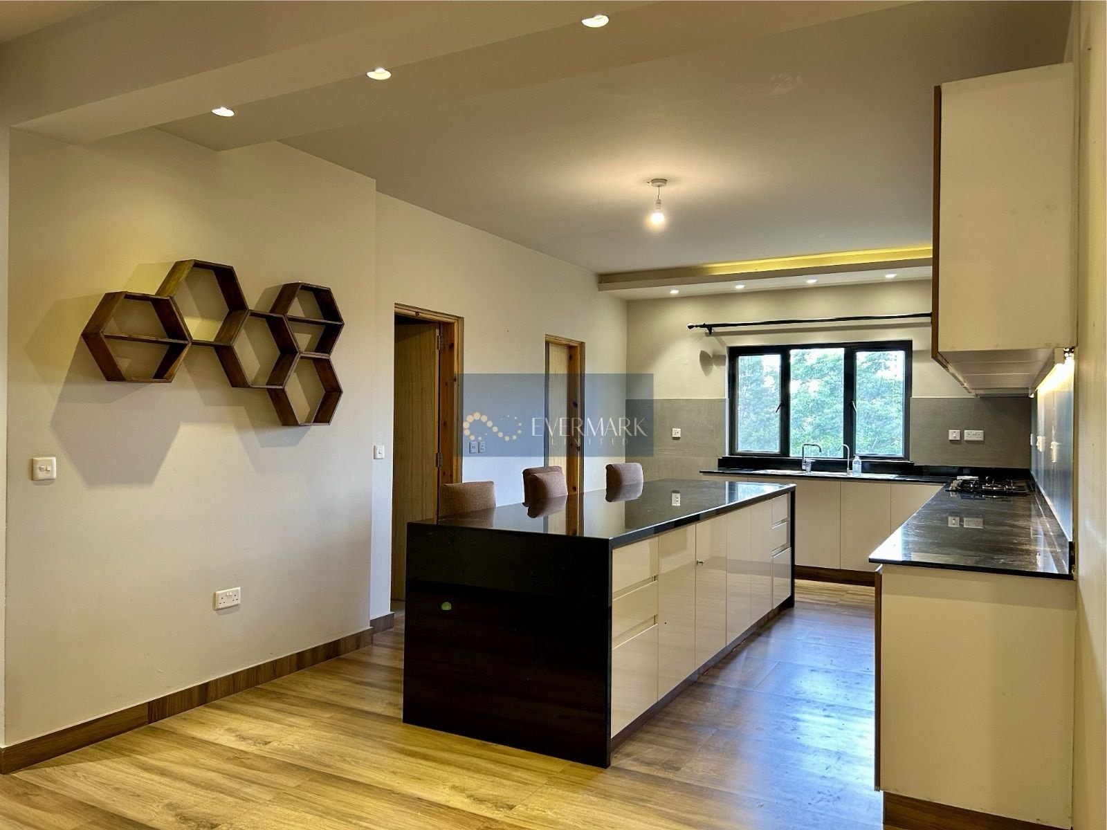 3-Bedroom Unfurnished Apartment with DSQ To Let in Kileleshwa (Mandera Road) Image