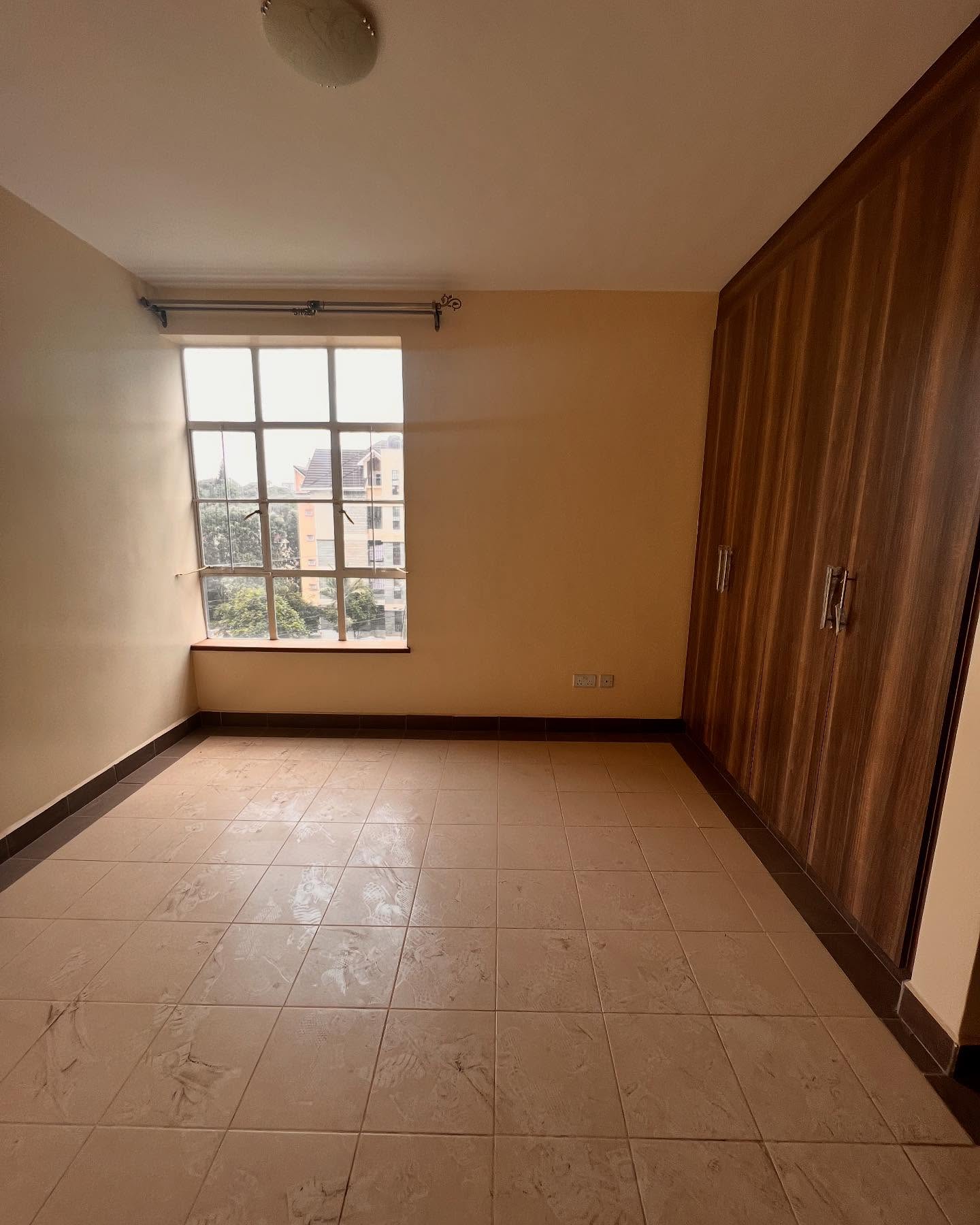 3 bedroom with dsq apartment for rent Image