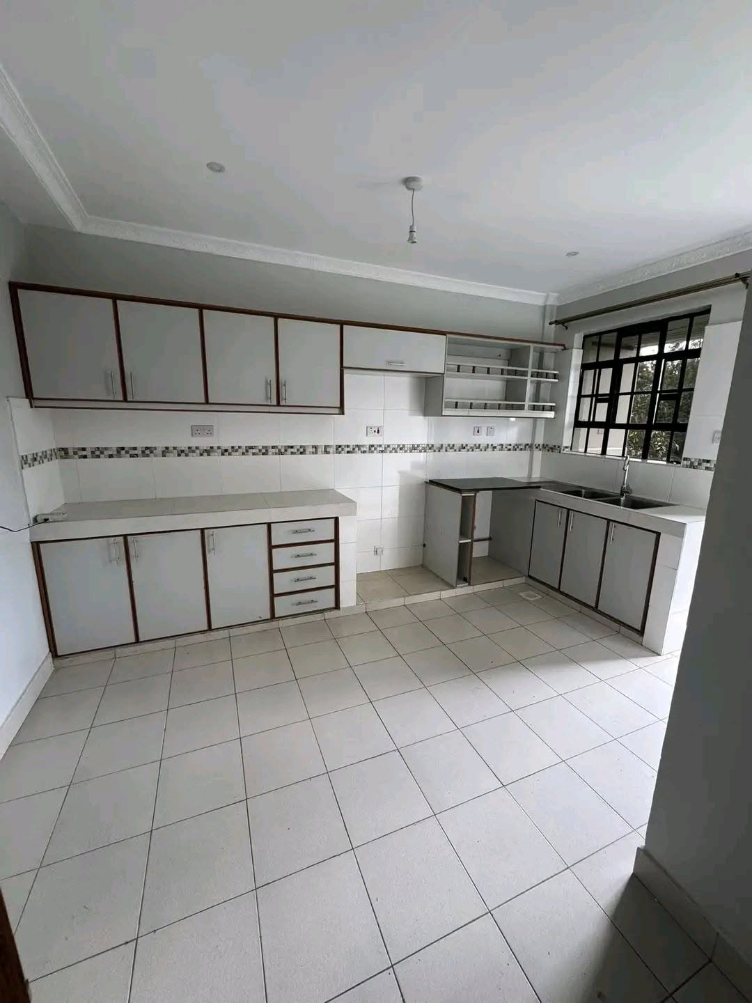 3 bedrooms apartment for rent in Ngong.